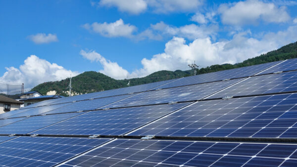 メガソーラー7,000件時代、放置パネル問題と、EPCが担う「撤去と再資源化」の未来