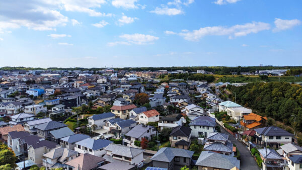 屋根置き太陽光は第二成長フェーズへ、薄型パネル×PPAが切り開く日本の新市場