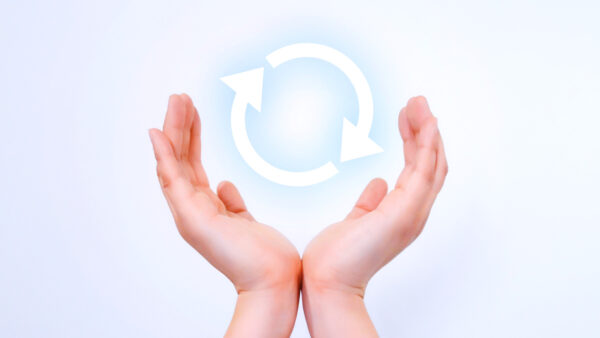 政府がメガソーラーにリサイクル計画義務化へ──「拡大生産者責任」見送りで排出事業者負担に