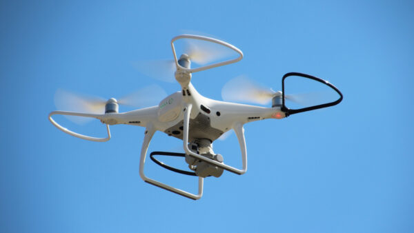 「低圧と言えばHSK」が切り拓く専門特化戦略──ドローン診断とワンストップO&Mが実現する収益最大化